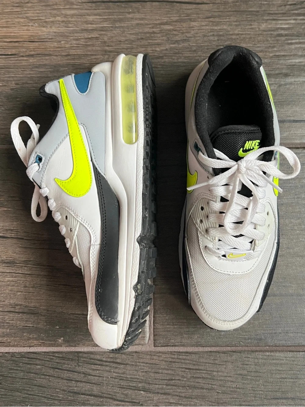 Nike Boy’s White/Black/Volt Air Max Low-Top Sneakers